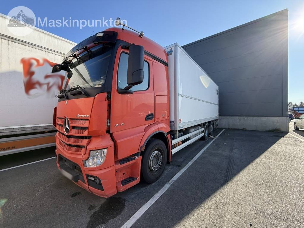 Mercedes-Benz Actros 2551 - Kravas automašīna refrižerators: foto 1 Mercedes-Benz Actros 2551 - Kravas automašīna refrižerators: foto 1