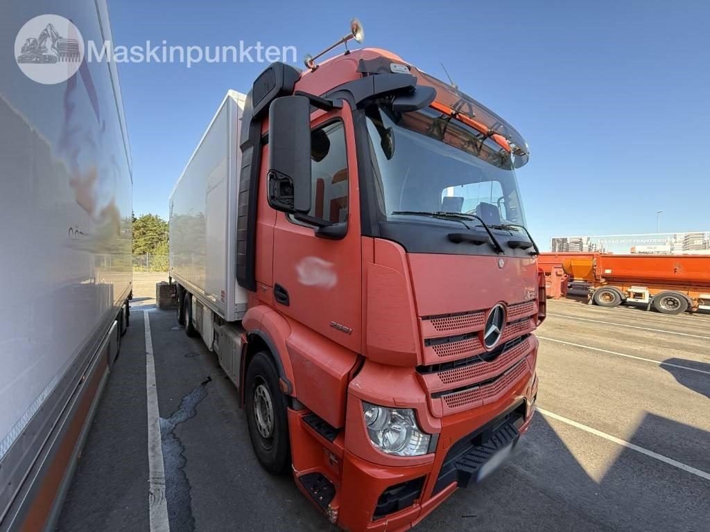 Mercedes-Benz Actros 2551 - Kravas automašīna refrižerators: foto 3 Mercedes-Benz Actros 2551 - Kravas automašīna refrižerators: foto 3