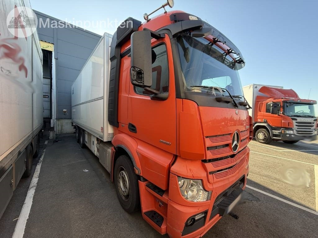 Mercedes-Benz Actros 2551 - Kravas automašīna refrižerators: foto 3 Mercedes-Benz Actros 2551 - Kravas automašīna refrižerators: foto 3