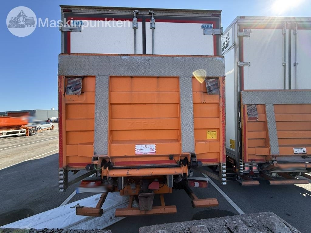 Mercedes-Benz Actros 2551 - Kravas automašīna refrižerators: foto 5 Mercedes-Benz Actros 2551 - Kravas automašīna refrižerators: foto 5