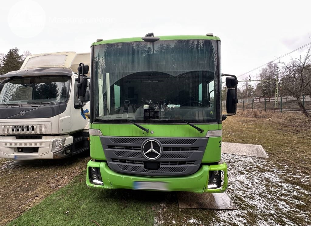 Mercedes-Benz Econic - Kravas automašīna ar slēgto virsbūvi: foto 4 Mercedes-Benz Econic - Kravas automašīna ar slēgto virsbūvi: foto 4