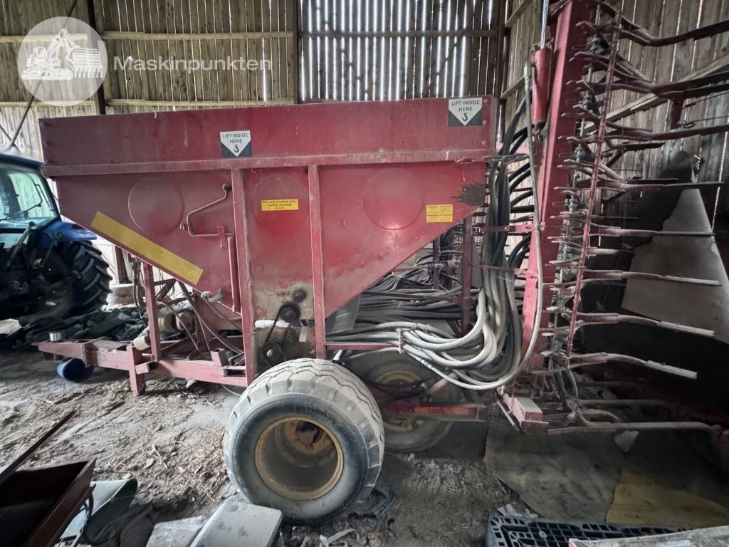 Överum Tive - Minerālmēslu izkliedētājs: foto 2 Överum Tive - Minerālmēslu izkliedētājs: foto 2