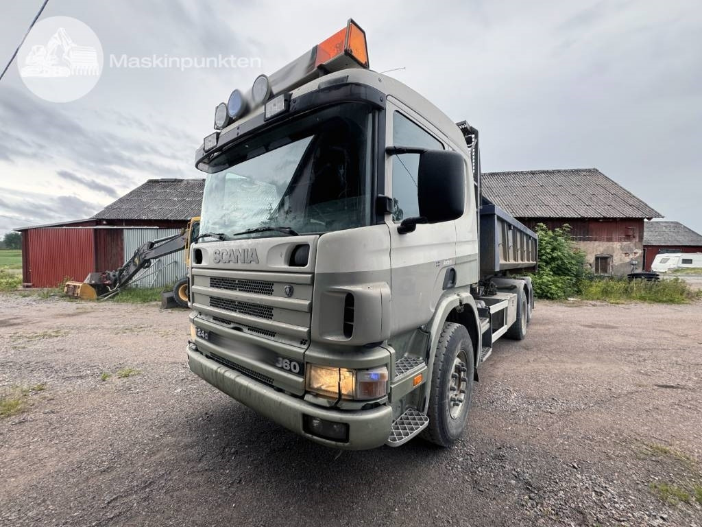 Scania P 124-360 - Pacēlājs ar āķi: foto 1 Scania P 124-360 - Pacēlājs ar āķi: foto 1