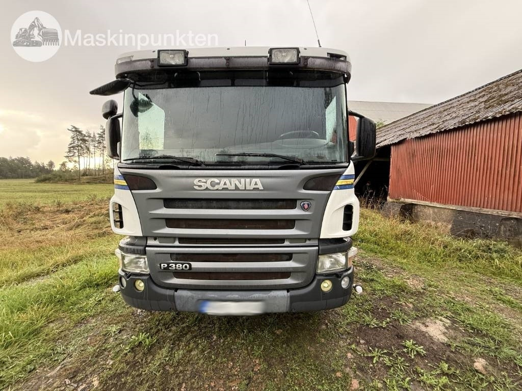 Scania P 380 LB - Pacēlājs ar āķi: foto 2 Scania P 380 LB - Pacēlājs ar āķi: foto 2