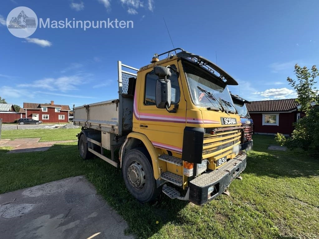 Scania P 93 HL - Kravas automašīna pašizgāzējs: foto 3 Scania P 93 HL - Kravas automašīna pašizgāzējs: foto 3