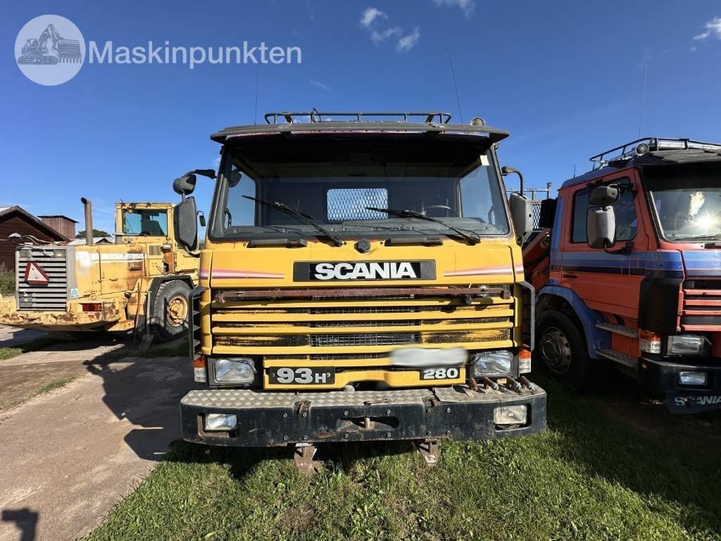 Scania P 93 HL - Kravas automašīna pašizgāzējs: foto 2 Scania P 93 HL - Kravas automašīna pašizgāzējs: foto 2