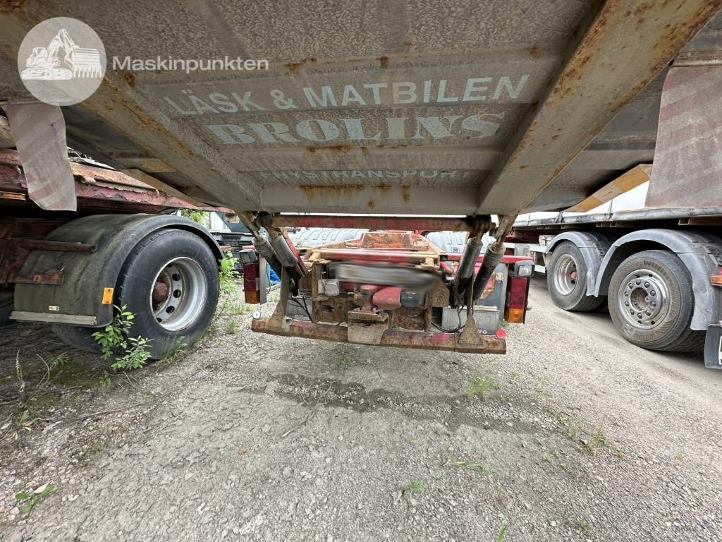 Scania R 124 LB - Konteineru vedējs/ Kravas automašīna ar noņemamā virsbūve: foto 5 Scania R 124 LB - Konteineru vedējs/ Kravas automašīna ar noņemamā virsbūve: foto 5
