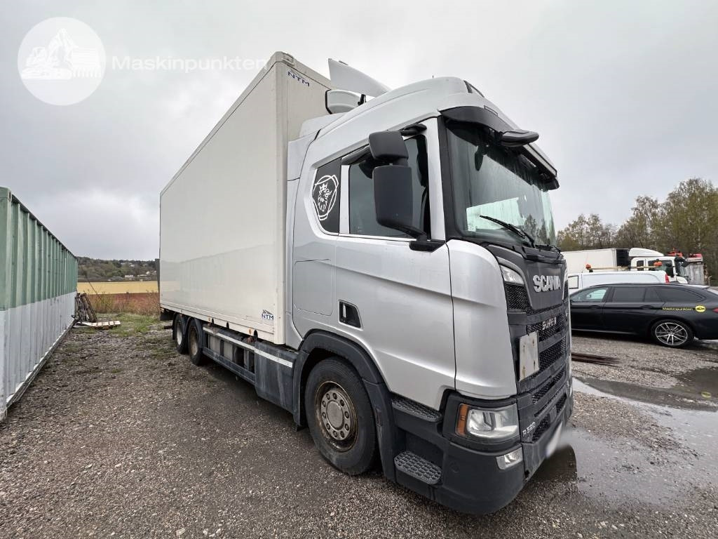 Scania R 520 - Kravas automašīna ar slēgto virsbūvi: foto 2 Scania R 520 - Kravas automašīna ar slēgto virsbūvi: foto 2