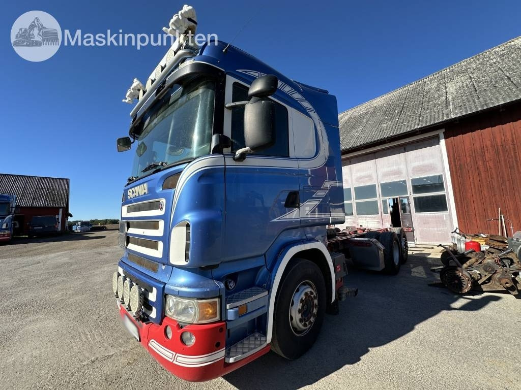 Scania R 560 LB - Šasija kravas automašīna: foto 1 Scania R 560 LB - Šasija kravas automašīna: foto 1