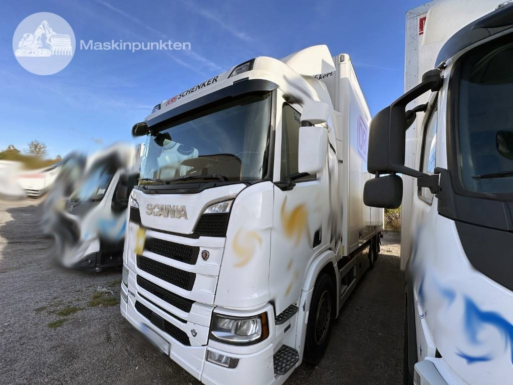 Scania R 580 - Kravas automašīna ar slēgto virsbūvi: foto 4 Scania R 580 - Kravas automašīna ar slēgto virsbūvi: foto 4