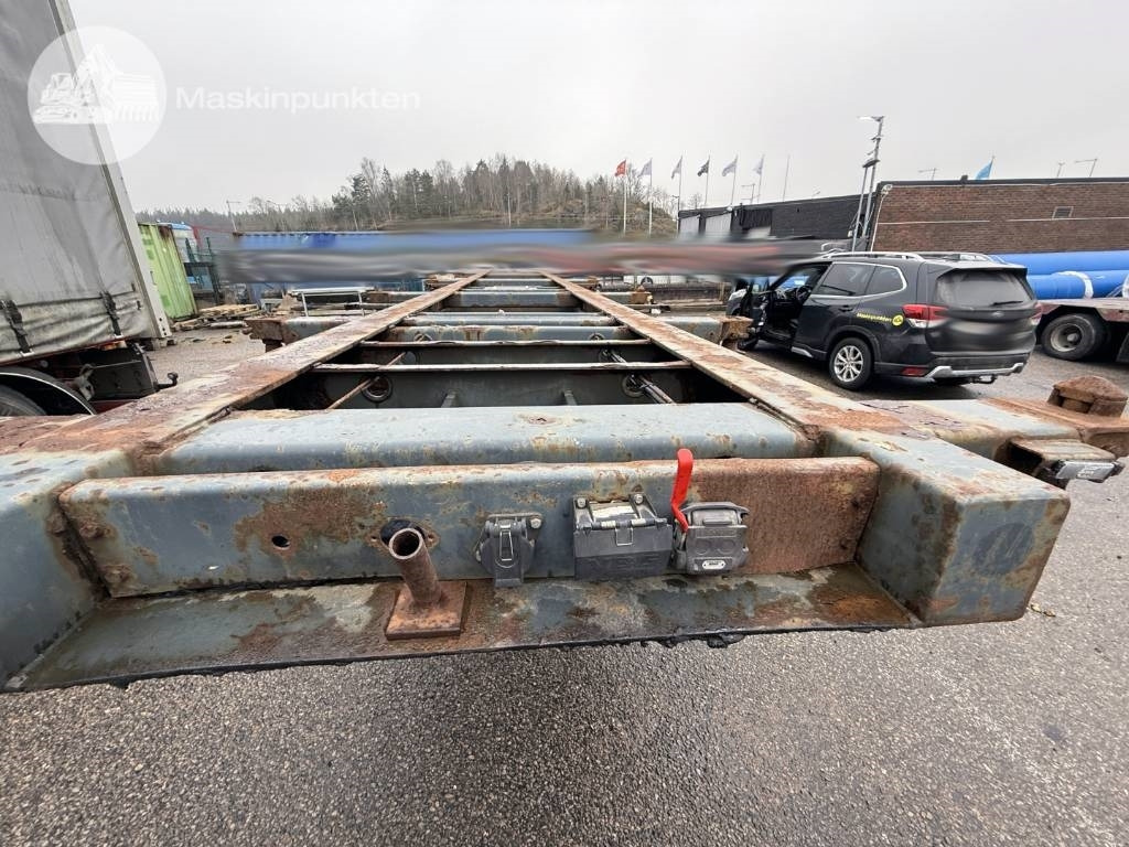 Schweriner CS 40 - Puspiekabe noņemamā virsbūve/ Konteineru vedējs: foto 3 Schweriner CS 40 - Puspiekabe noņemamā virsbūve/ Konteineru vedējs: foto 3