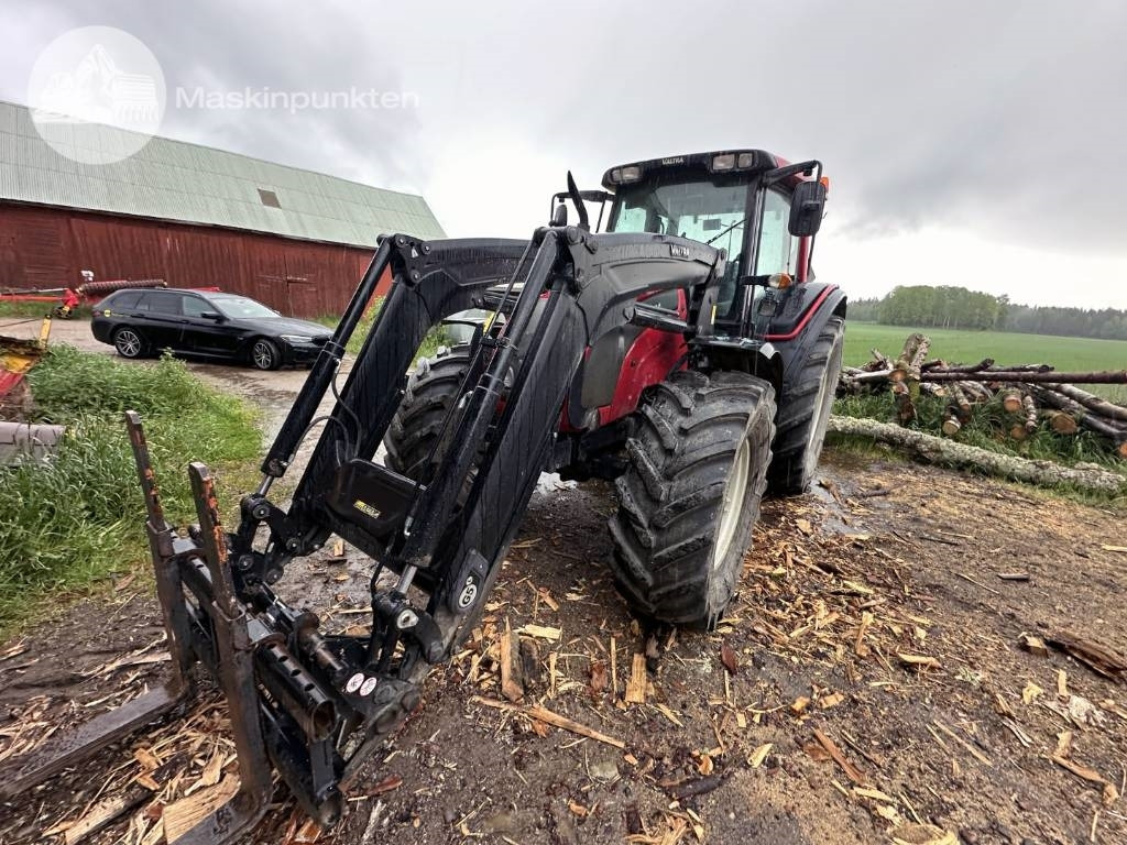 Valtra N 121 - Traktors: foto 2 Valtra N 121 - Traktors: foto 2