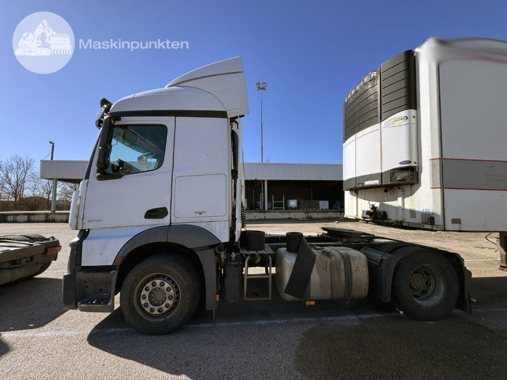 Mercedes-Benz Actros 1843 - Vilcējs: foto 3 Mercedes-Benz Actros 1843 - Vilcējs: foto 3