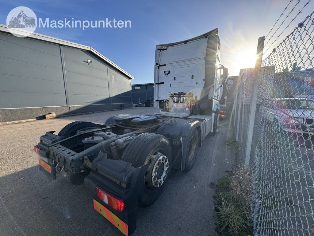 Mercedes-Benz Actros 963-4-C - Vilcējs: foto 3 Mercedes-Benz Actros 963-4-C - Vilcējs: foto 3