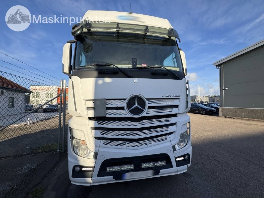 Mercedes-Benz Actros 963-4-C - Vilcējs: foto 4 Mercedes-Benz Actros 963-4-C - Vilcējs: foto 4