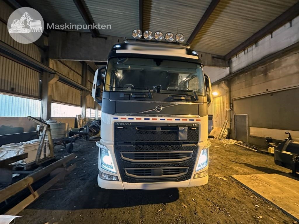 Volvo FH 500 TMA - Vilcējs: foto 4 Volvo FH 500 TMA - Vilcējs: foto 4