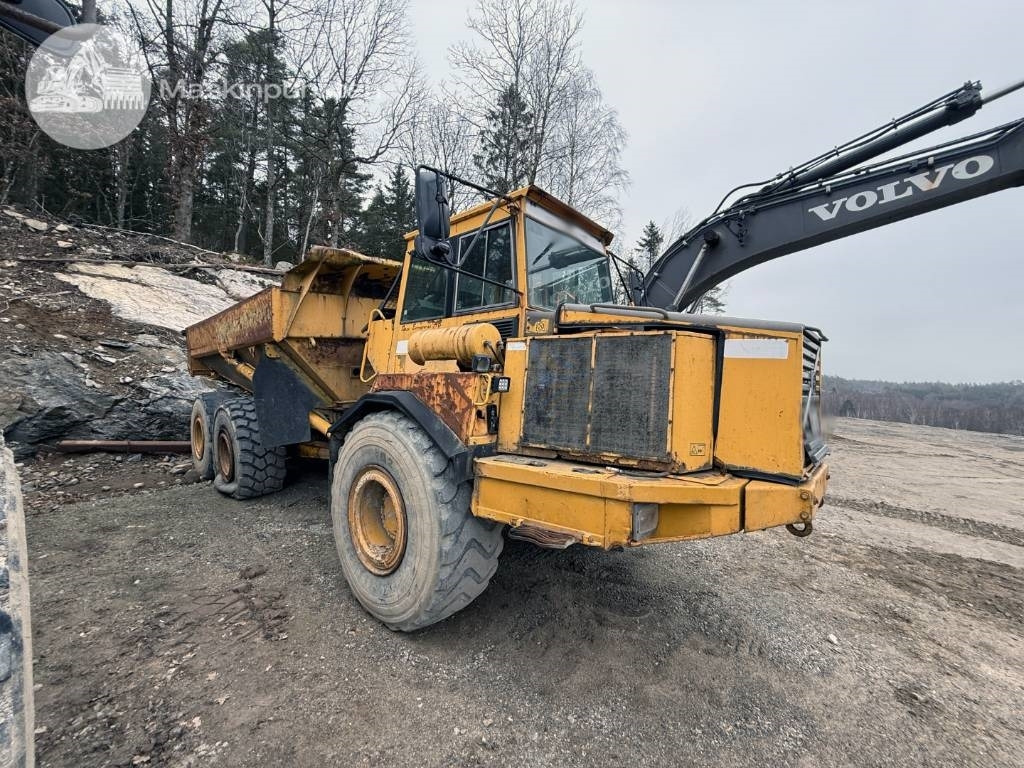 Volvo A 25 C - Artikulētias pašizgāzējs: foto 3 Volvo A 25 C - Artikulētias pašizgāzējs: foto 3