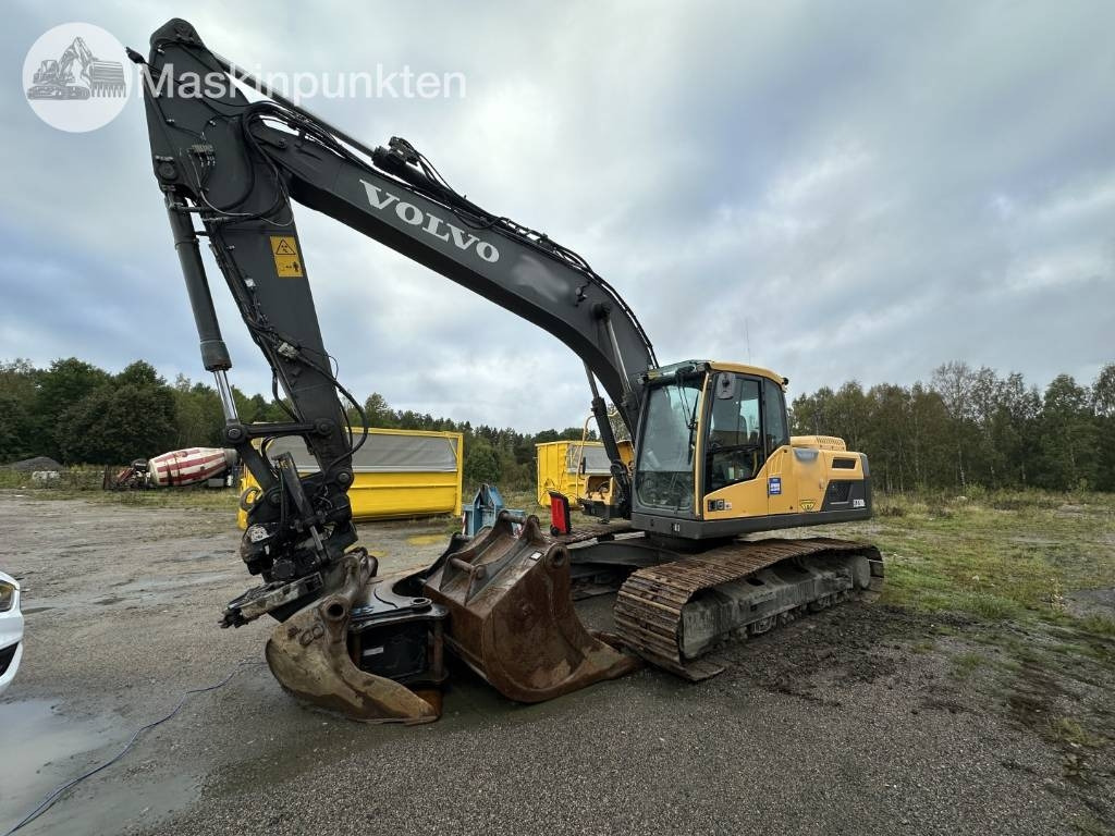 Volvo EC 220 DL - Kāpurķēžu ekskavators: foto 1 Volvo EC 220 DL - Kāpurķēžu ekskavators: foto 1