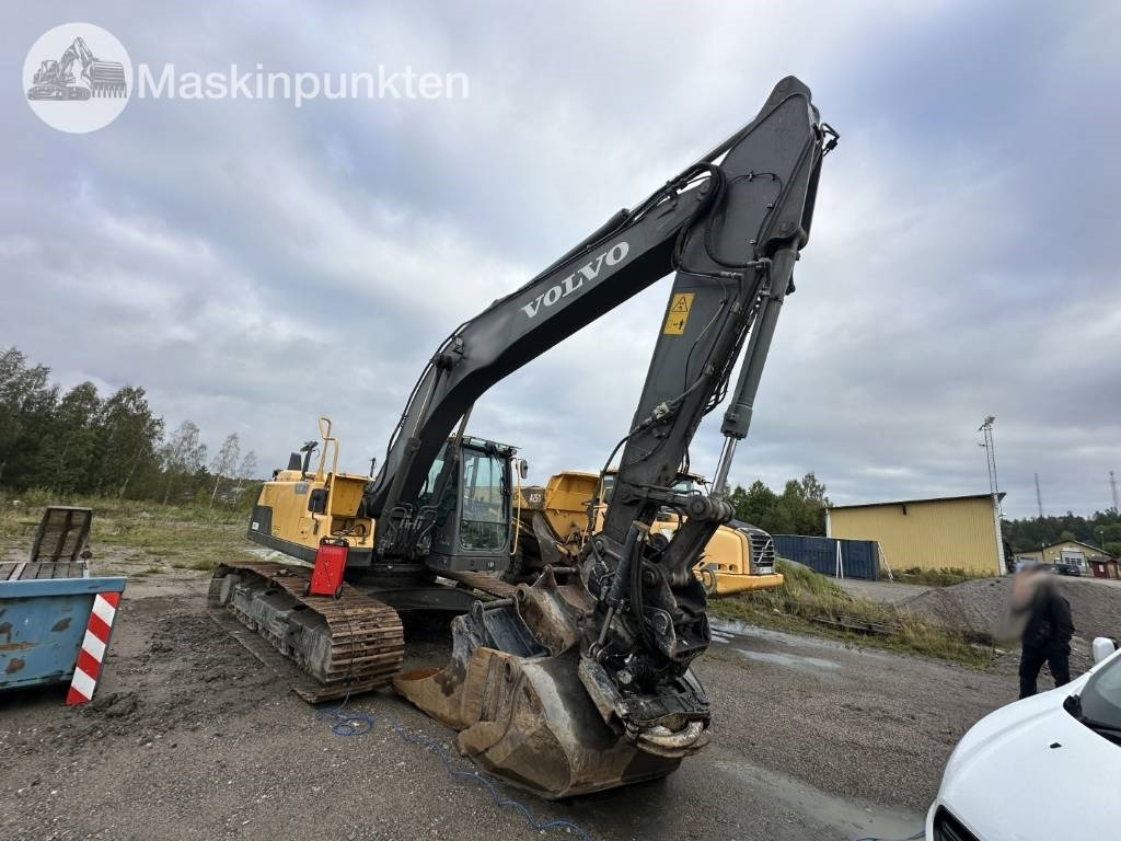 Volvo EC 220 DL - Kāpurķēžu ekskavators: foto 3 Volvo EC 220 DL - Kāpurķēžu ekskavators: foto 3