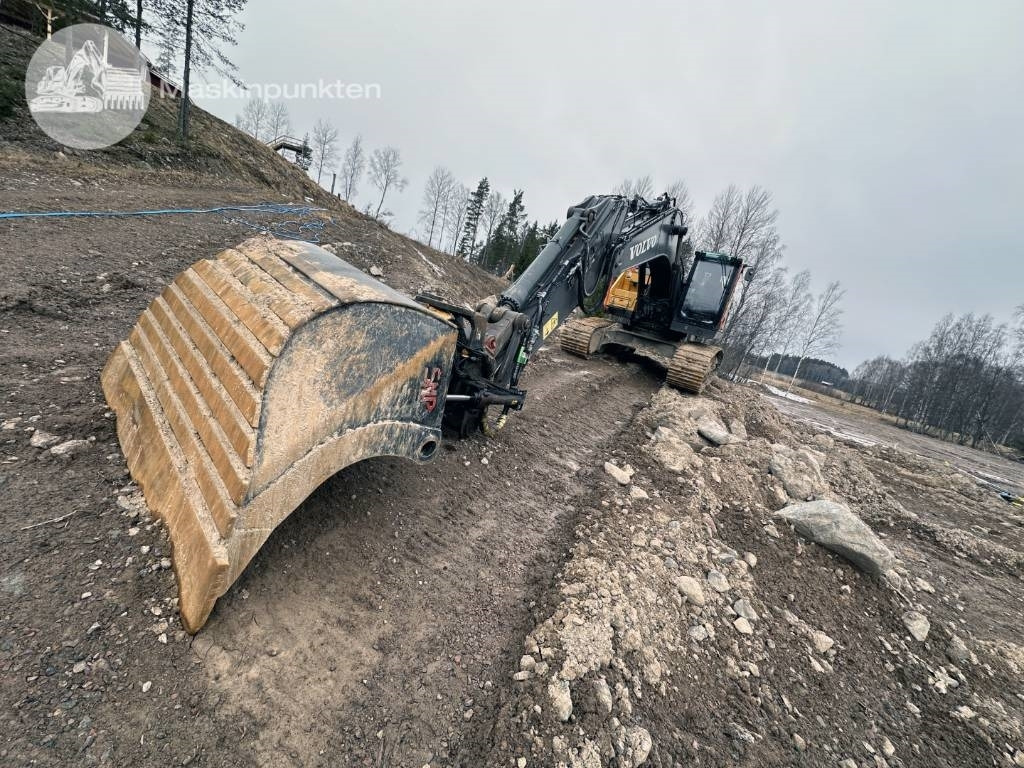Volvo EC 300 EL - Kāpurķēžu ekskavators: foto 3 Volvo EC 300 EL - Kāpurķēžu ekskavators: foto 3