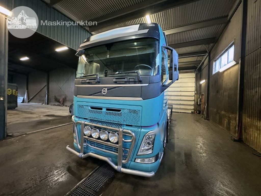 Volvo FH 13 500 - Pacēlājs ar āķi: foto 2 Volvo FH 13 500 - Pacēlājs ar āķi: foto 2