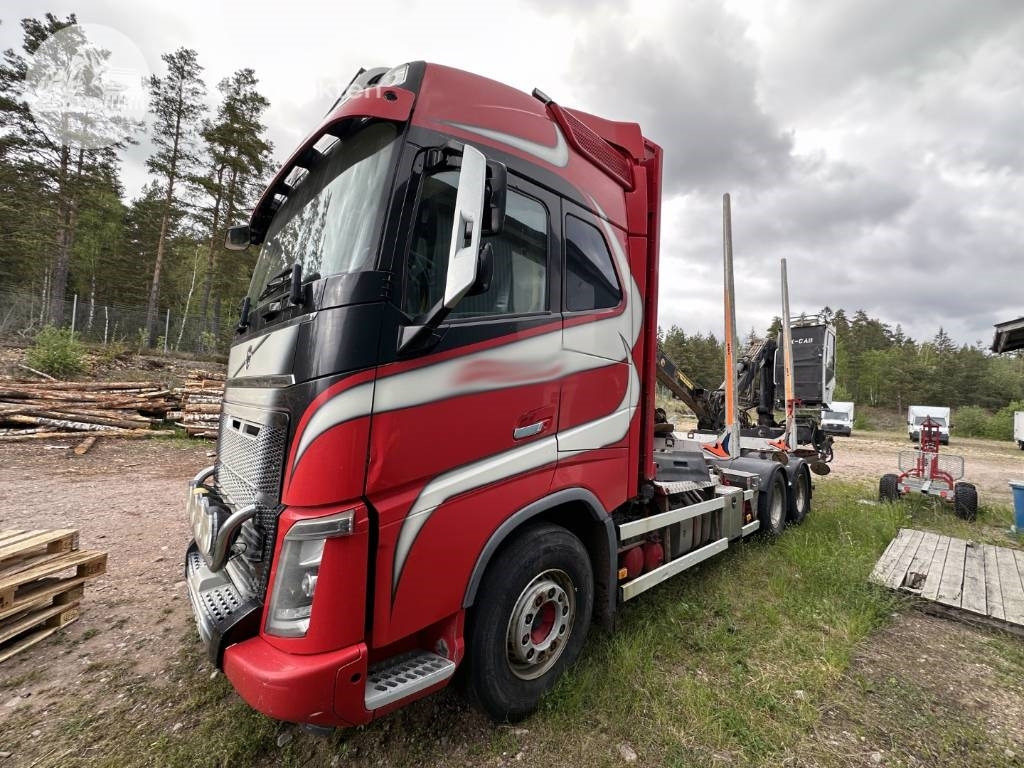 Volvo FH 16 750 - Kokvedējs: foto 2 Volvo FH 16 750 - Kokvedējs: foto 2