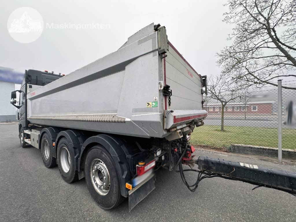 Volvo FH 16 750 - Kravas automašīna pašizgāzējs: foto 2 Volvo FH 16 750 - Kravas automašīna pašizgāzējs: foto 2