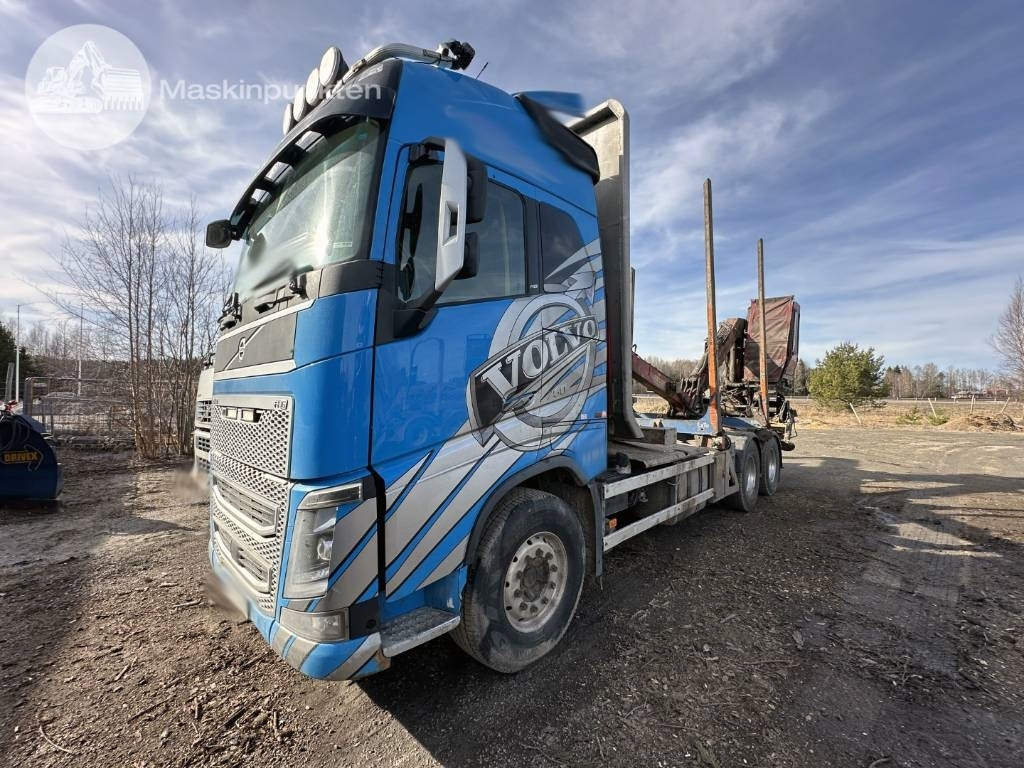 Volvo FH 16 750 - Kokvedējs: foto 2 Volvo FH 16 750 - Kokvedējs: foto 2