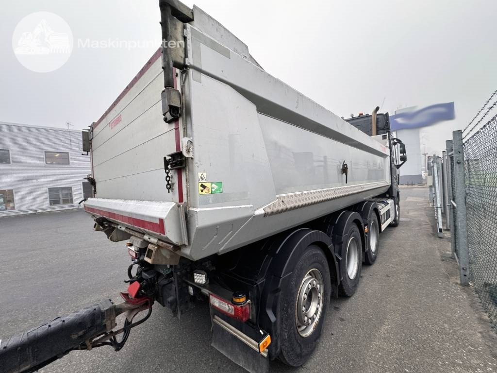 Volvo FH 16 750 - Kravas automašīna pašizgāzējs: foto 4 Volvo FH 16 750 - Kravas automašīna pašizgāzējs: foto 4