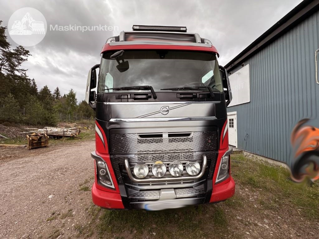 Volvo FH 16 750 - Kokvedējs: foto 3 Volvo FH 16 750 - Kokvedējs: foto 3