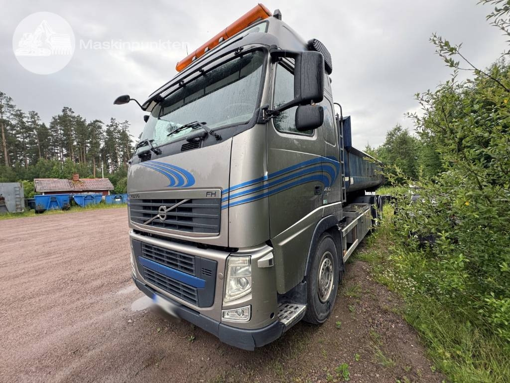 Volvo FH 480 - Pacēlājs ar āķi: foto 1 Volvo FH 480 - Pacēlājs ar āķi: foto 1