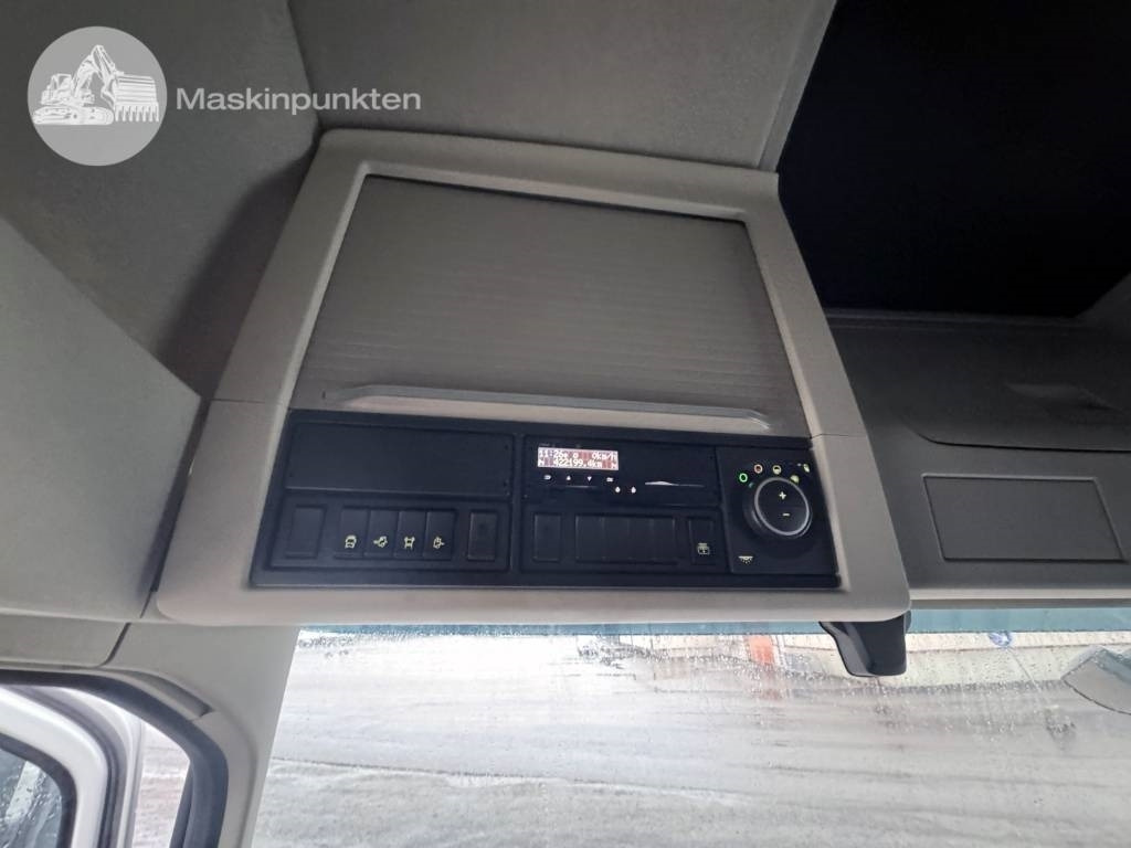 Kravas automašīna ar slēgto virsbūvi Volvo FH 500: foto 42