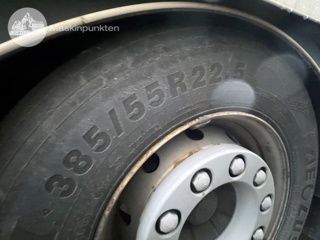 Kravas automašīna ar slēgto virsbūvi Volvo FH 500: foto 22