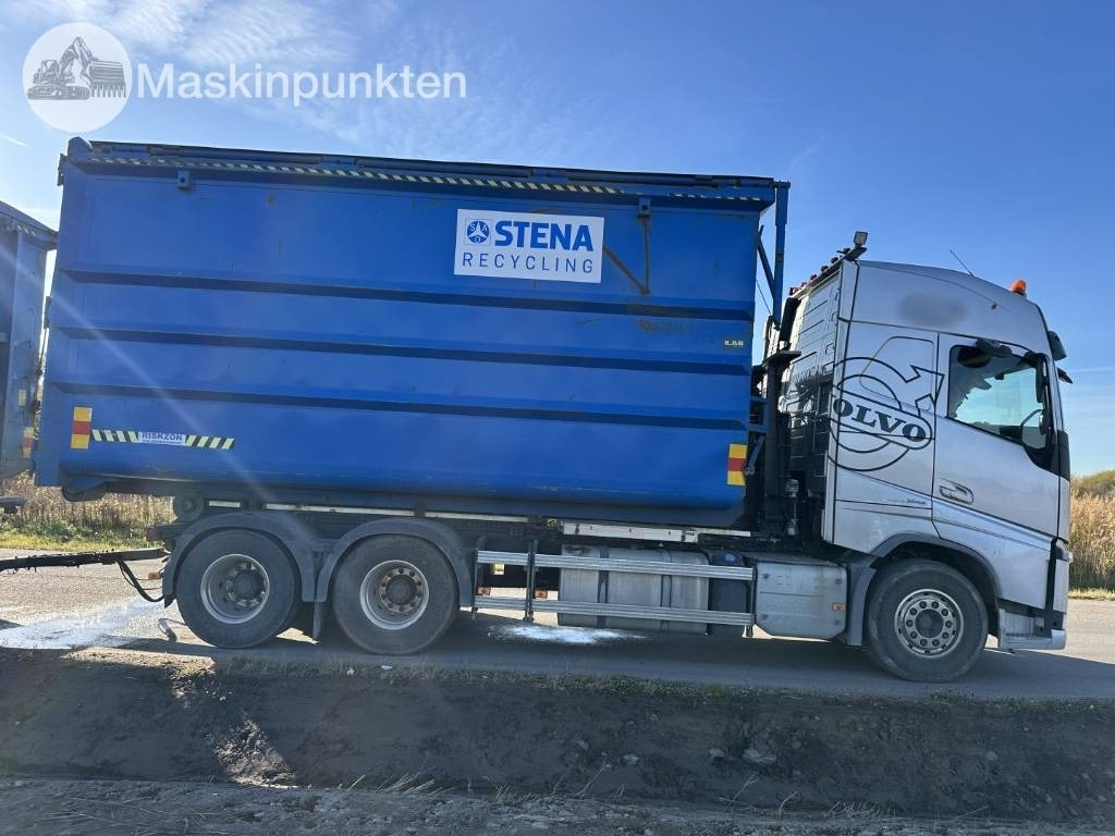 Volvo FH 6*2  - Pacēlājs ar āķi: foto 4 Volvo FH 6*2  - Pacēlājs ar āķi: foto 4