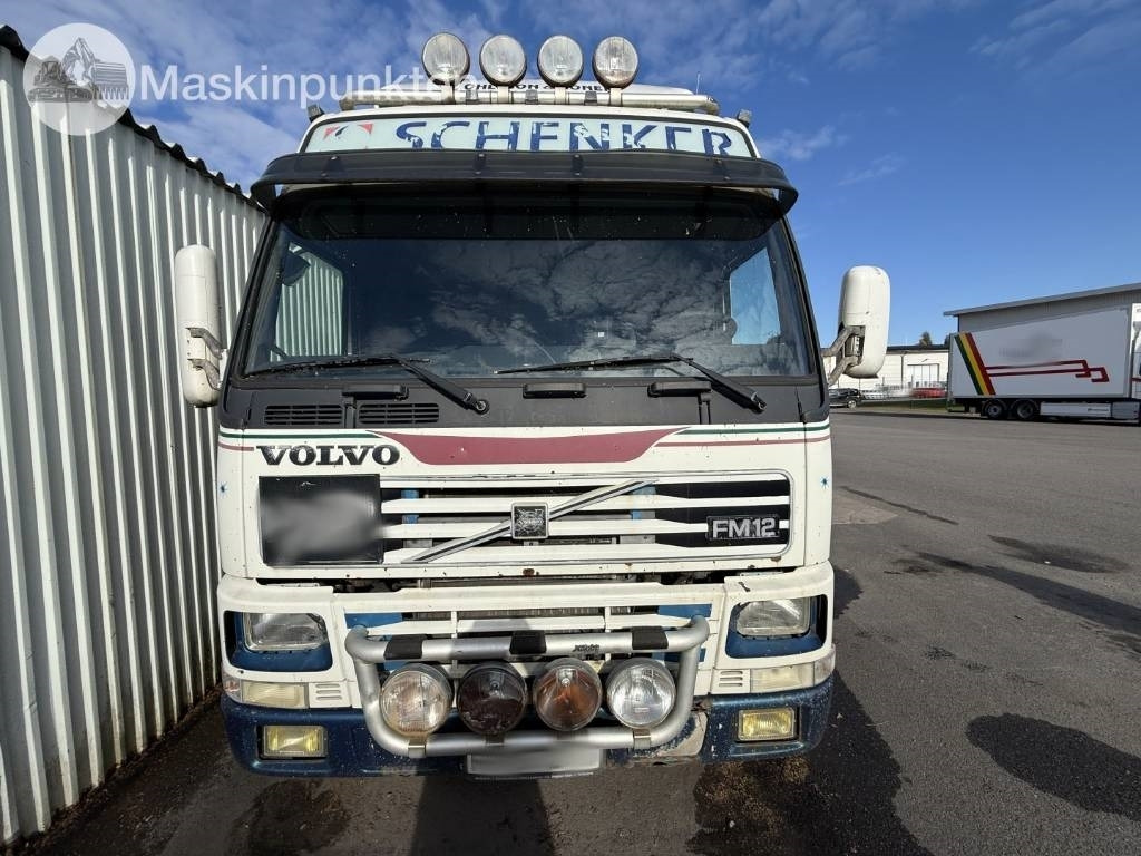 Volvo FM 12 - Kravas automašīna ar slēgto virsbūvi: foto 2 Volvo FM 12 - Kravas automašīna ar slēgto virsbūvi: foto 2