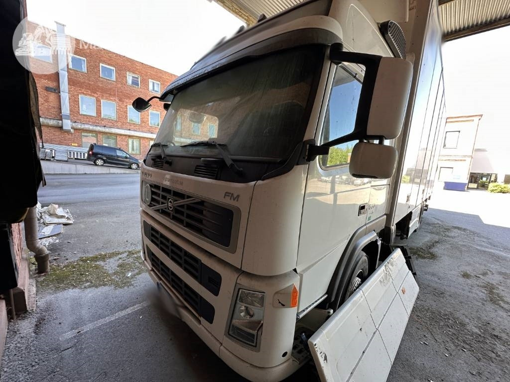 Volvo FM 300 - Kravas automašīna ar slēgto virsbūvi: foto 4 Volvo FM 300 - Kravas automašīna ar slēgto virsbūvi: foto 4