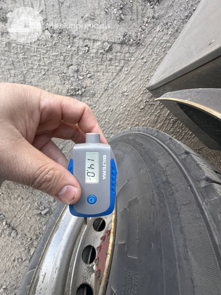 Kravas auto ar manipulatoru Volvo FM 460: foto 40