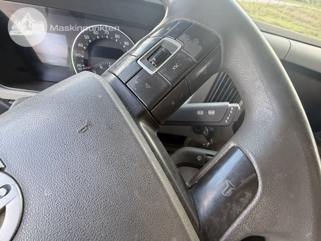 Kravas auto ar manipulatoru Volvo FM 460: foto 18