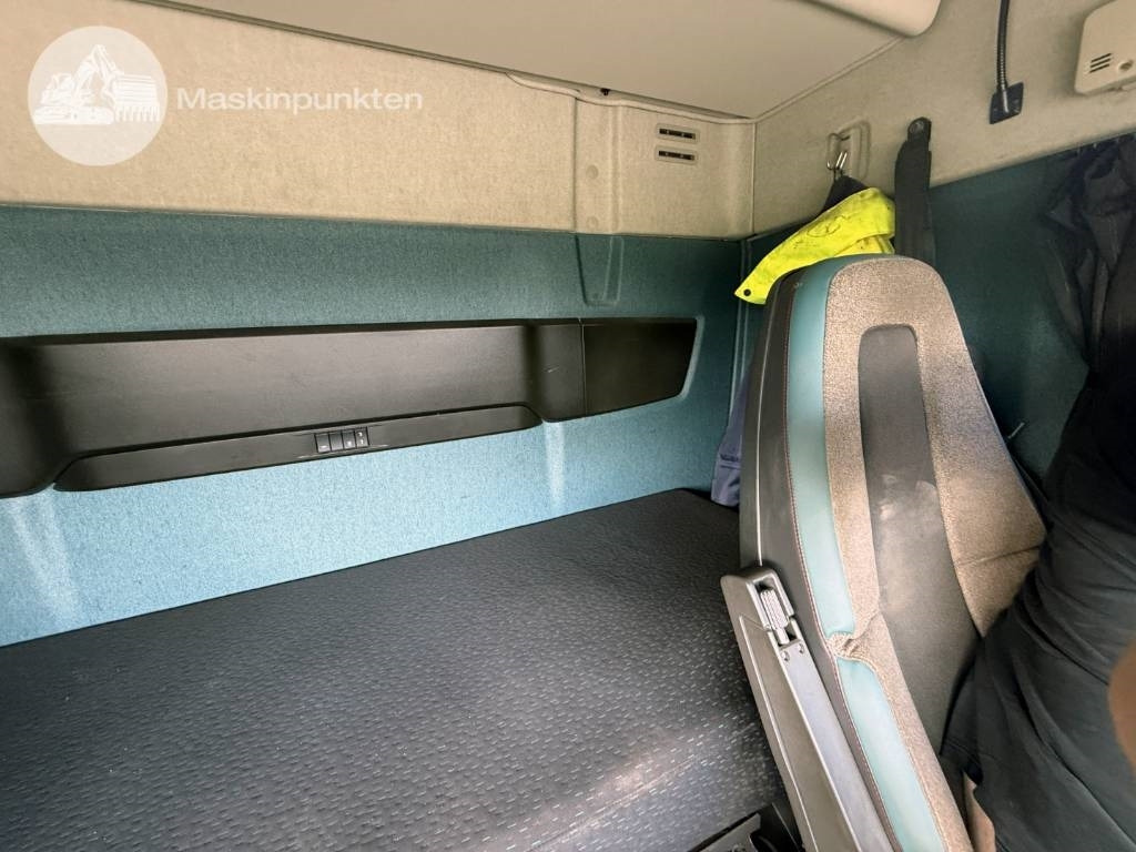 Kravas auto ar manipulatoru Volvo FM 460: foto 23