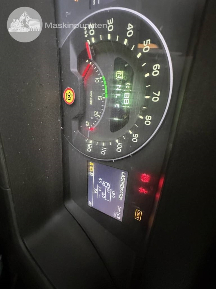 Kravas automašīna pašizgāzējs Volvo FMX 380: foto 25 Kravas automašīna pašizgāzējs Volvo FMX 380: foto 25