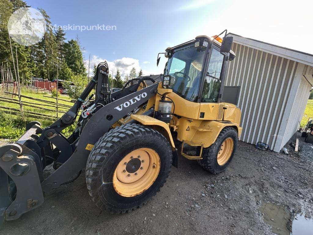 Volvo L 35 G - Riteņu iekrāvējs: foto 1 Volvo L 35 G - Riteņu iekrāvējs: foto 1