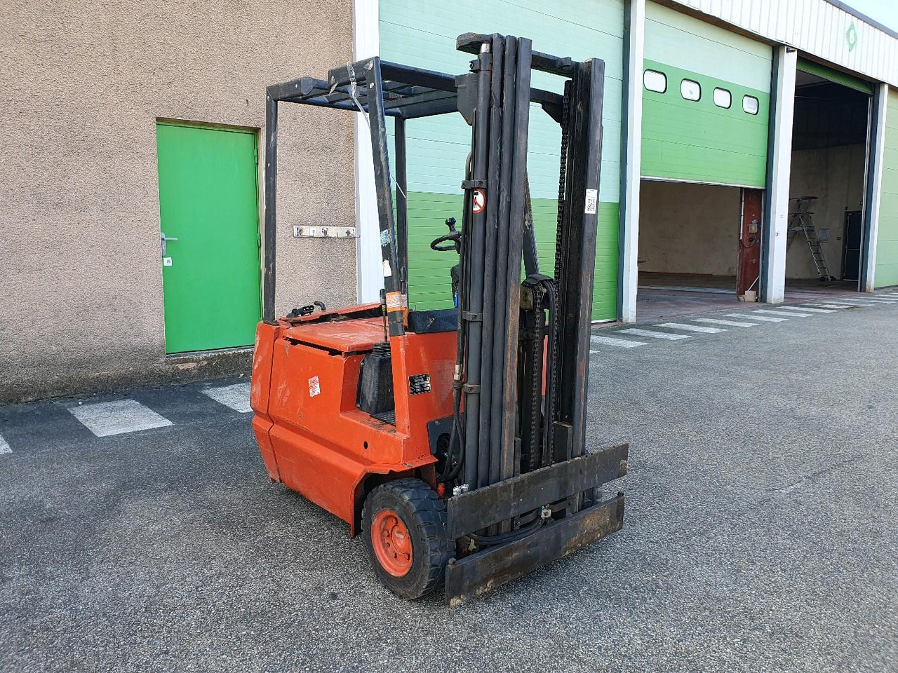 FENWICK LINDE CHARIOT ELEVATEUR - Autokrāvējs: foto 1 FENWICK LINDE CHARIOT ELEVATEUR - Autokrāvējs: foto 1
