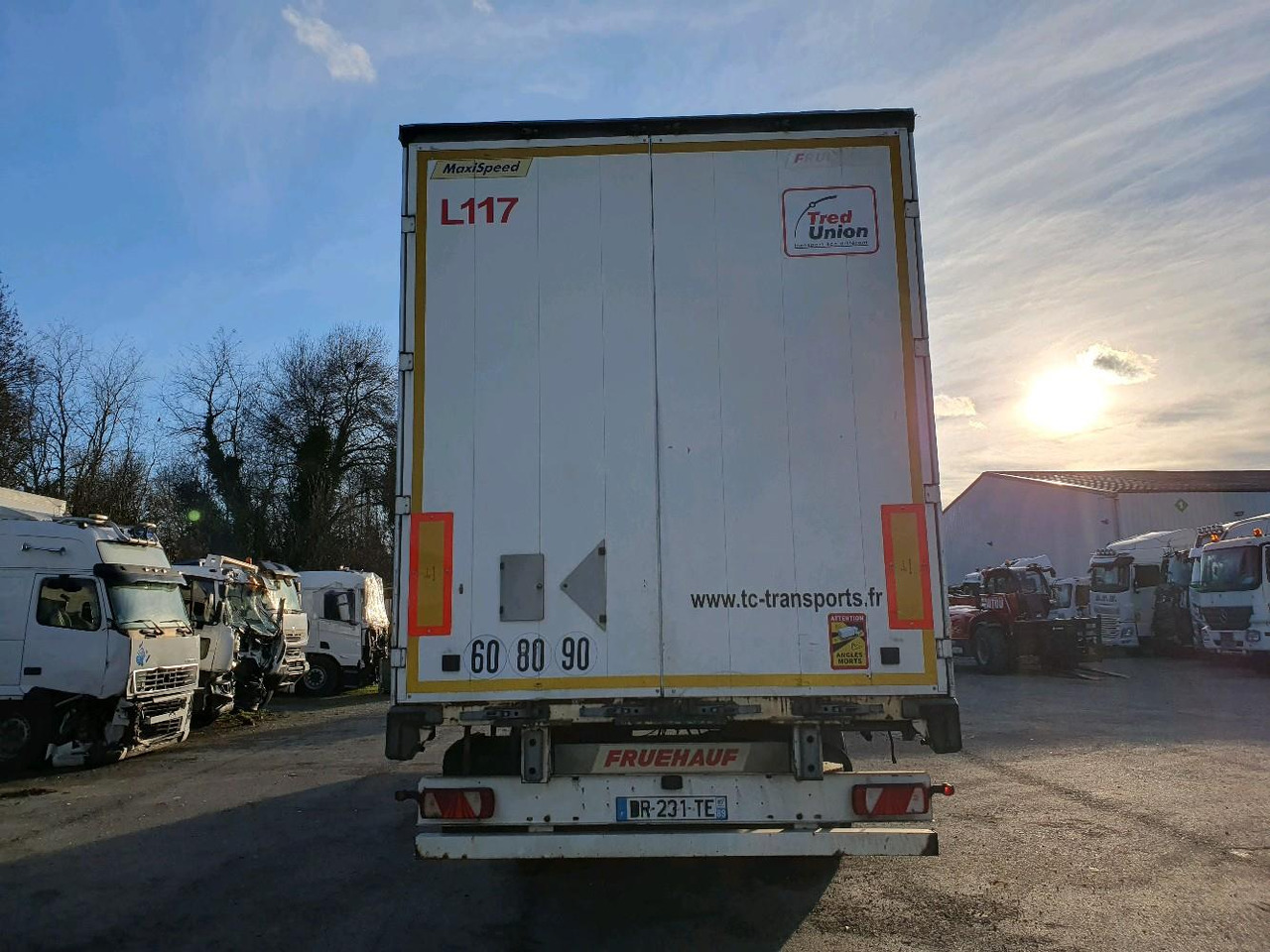 FRUEHAUF SEMI SAVOYARDE FST4FC - Tenta puspiekabe: foto 5 FRUEHAUF SEMI SAVOYARDE FST4FC - Tenta puspiekabe: foto 5
