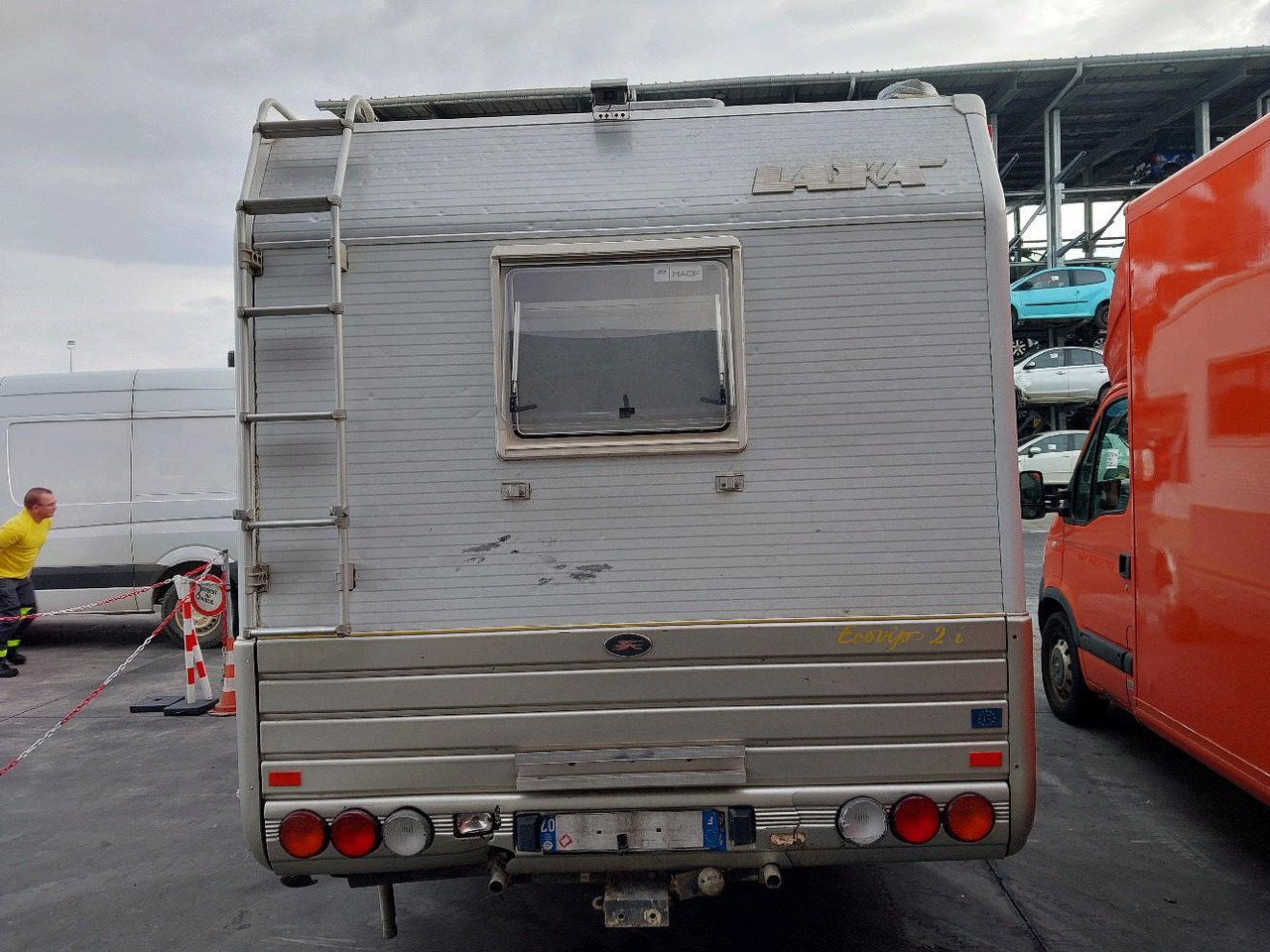 IVECO LAIKA 35.12 CAMPING 122 - Alkov kemperis: foto 5 IVECO LAIKA 35.12 CAMPING 122 - Alkov kemperis: foto 5