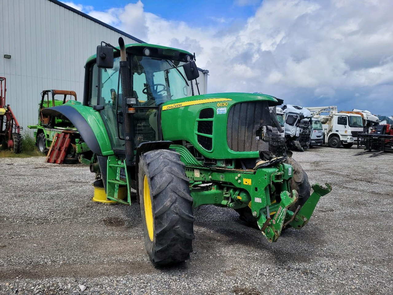 J.DEERE 6630 3.0 V6 Q - Traktors: foto 1 J.DEERE 6630 3.0 V6 Q - Traktors: foto 1
