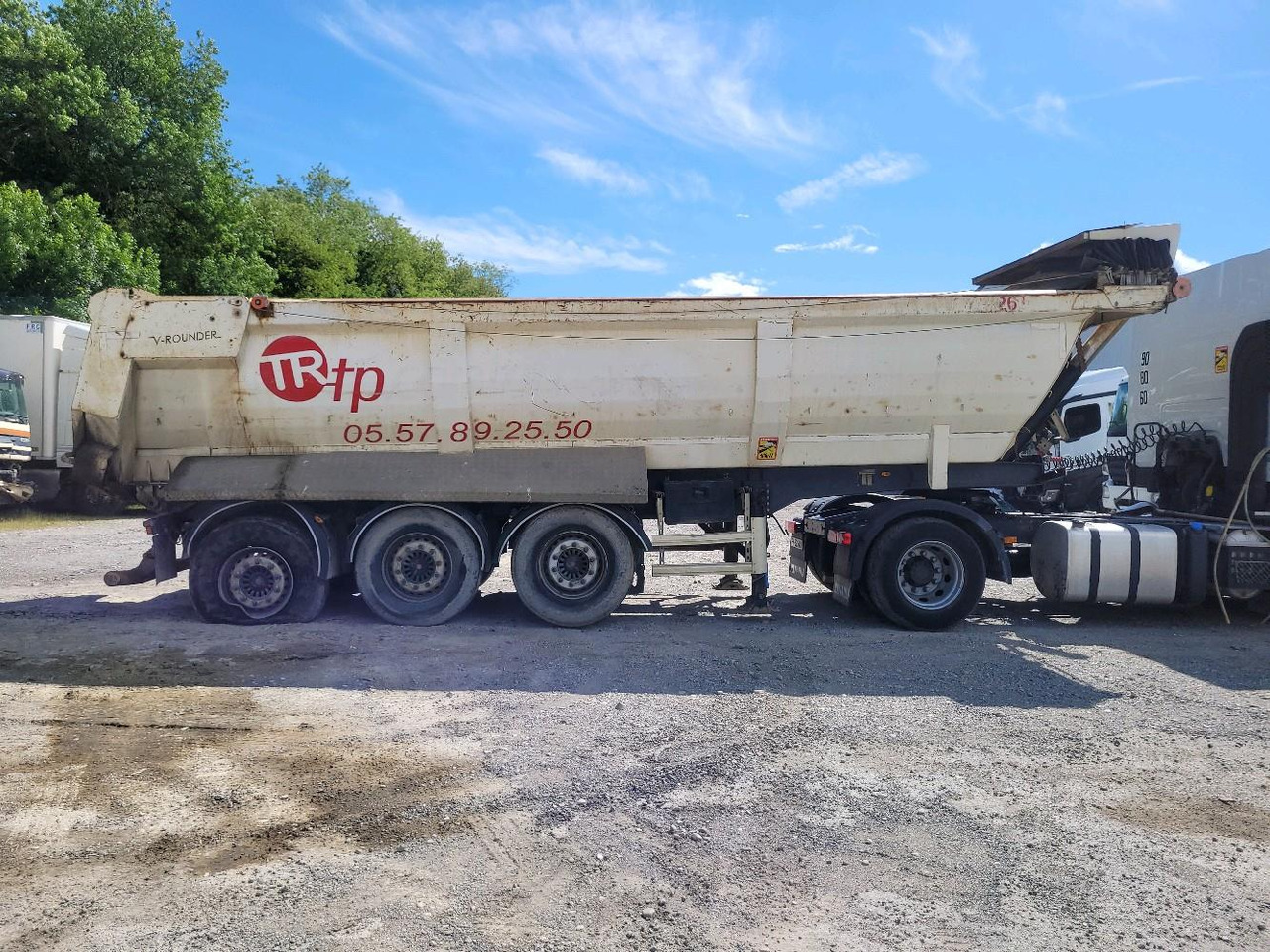 LOUAULT BENNE TP SR39 - Puspiekabe pašizgāzējs: foto 3 LOUAULT BENNE TP SR39 - Puspiekabe pašizgāzējs: foto 3