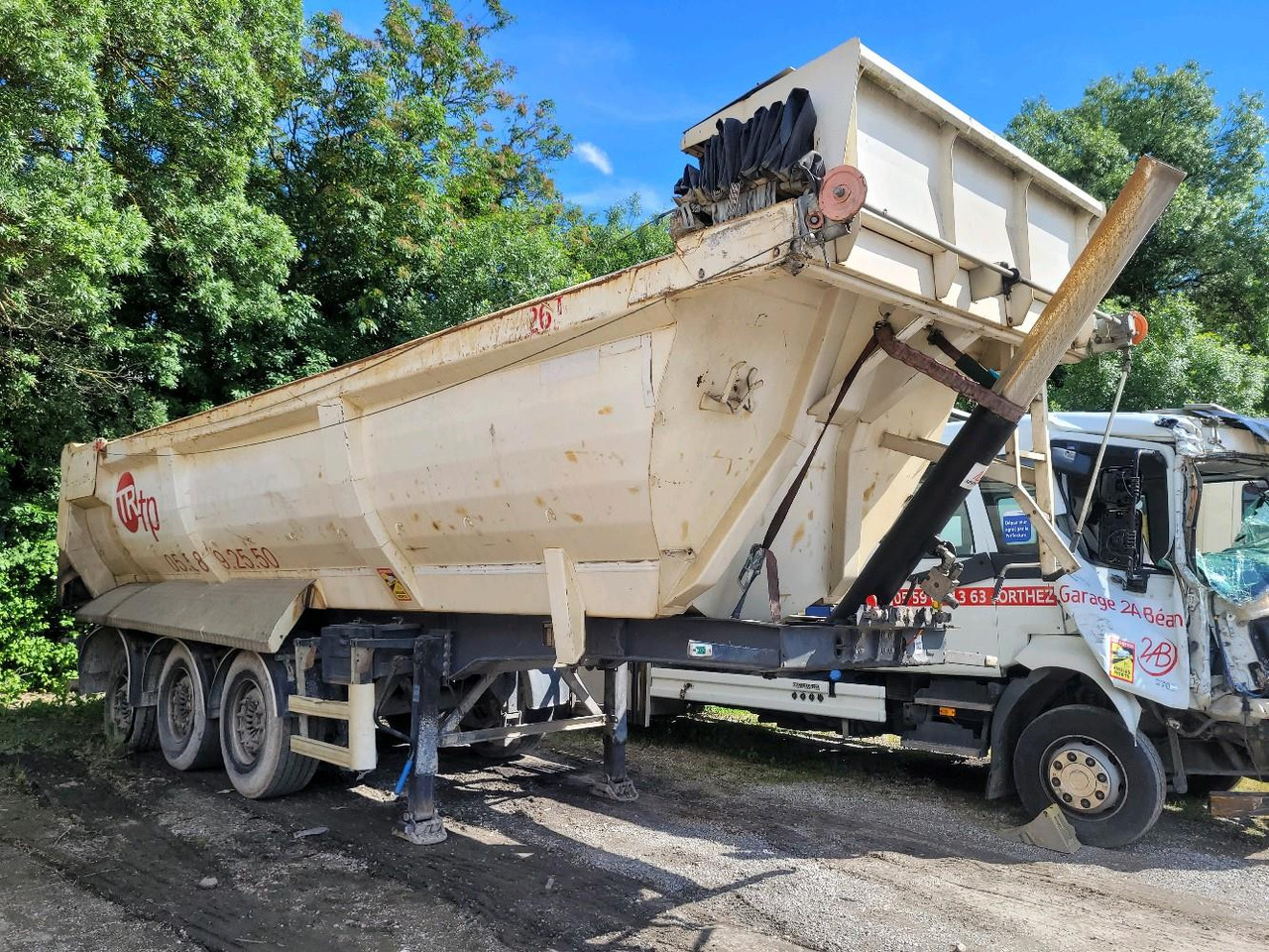 LOUAULT BENNE TP SR39 - Puspiekabe pašizgāzējs: foto 1 LOUAULT BENNE TP SR39 - Puspiekabe pašizgāzējs: foto 1