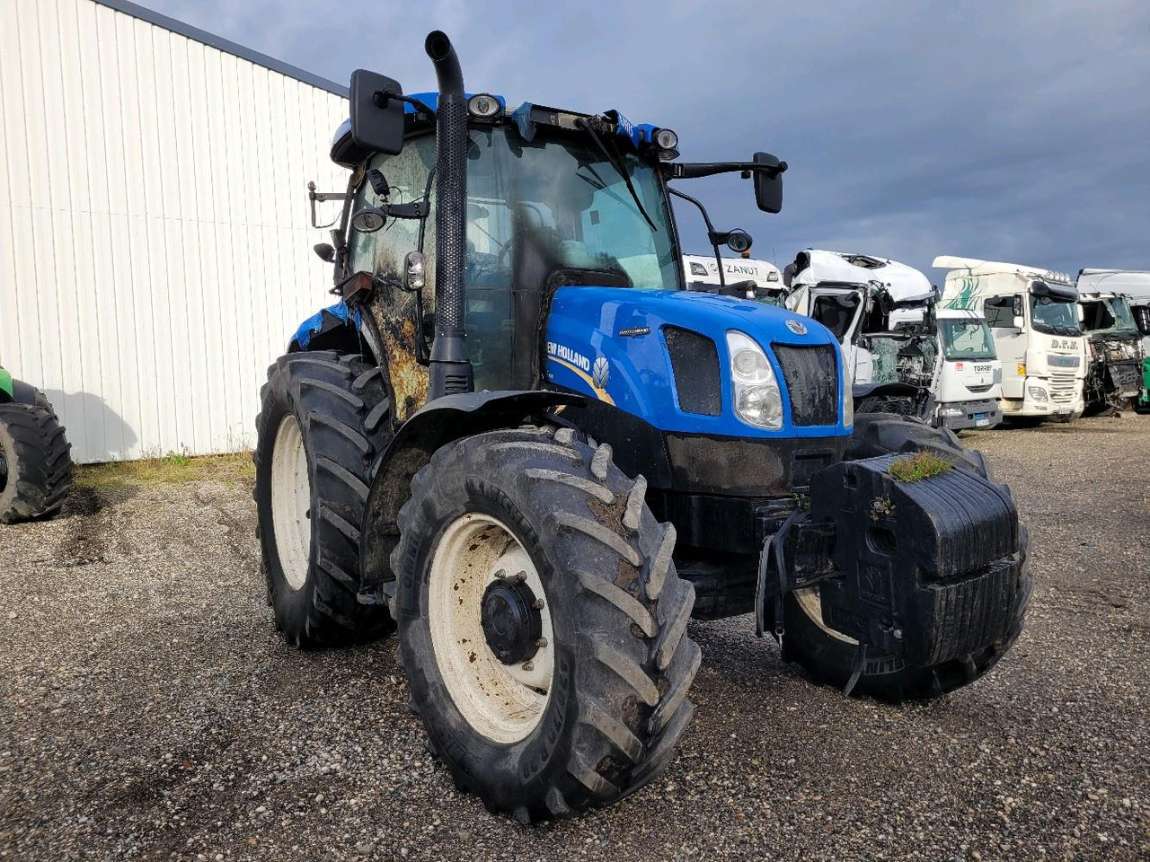 NEW HOLLAND T6.175 - Traktors: foto 1 NEW HOLLAND T6.175 - Traktors: foto 1