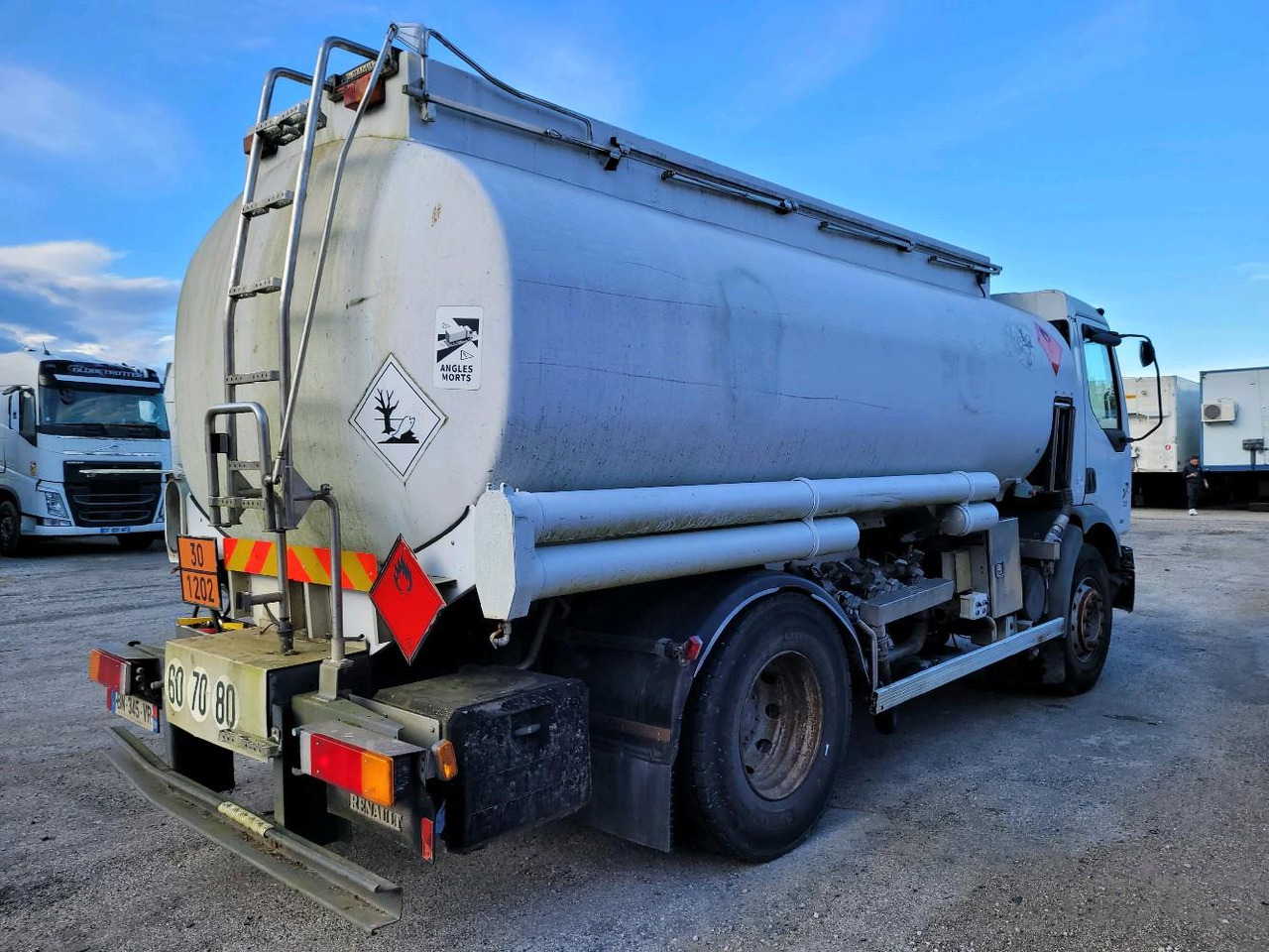 RENAULT PREMIUM 210.19 CITERNE - Autocisterna: foto 4 RENAULT PREMIUM 210.19 CITERNE - Autocisterna: foto 4