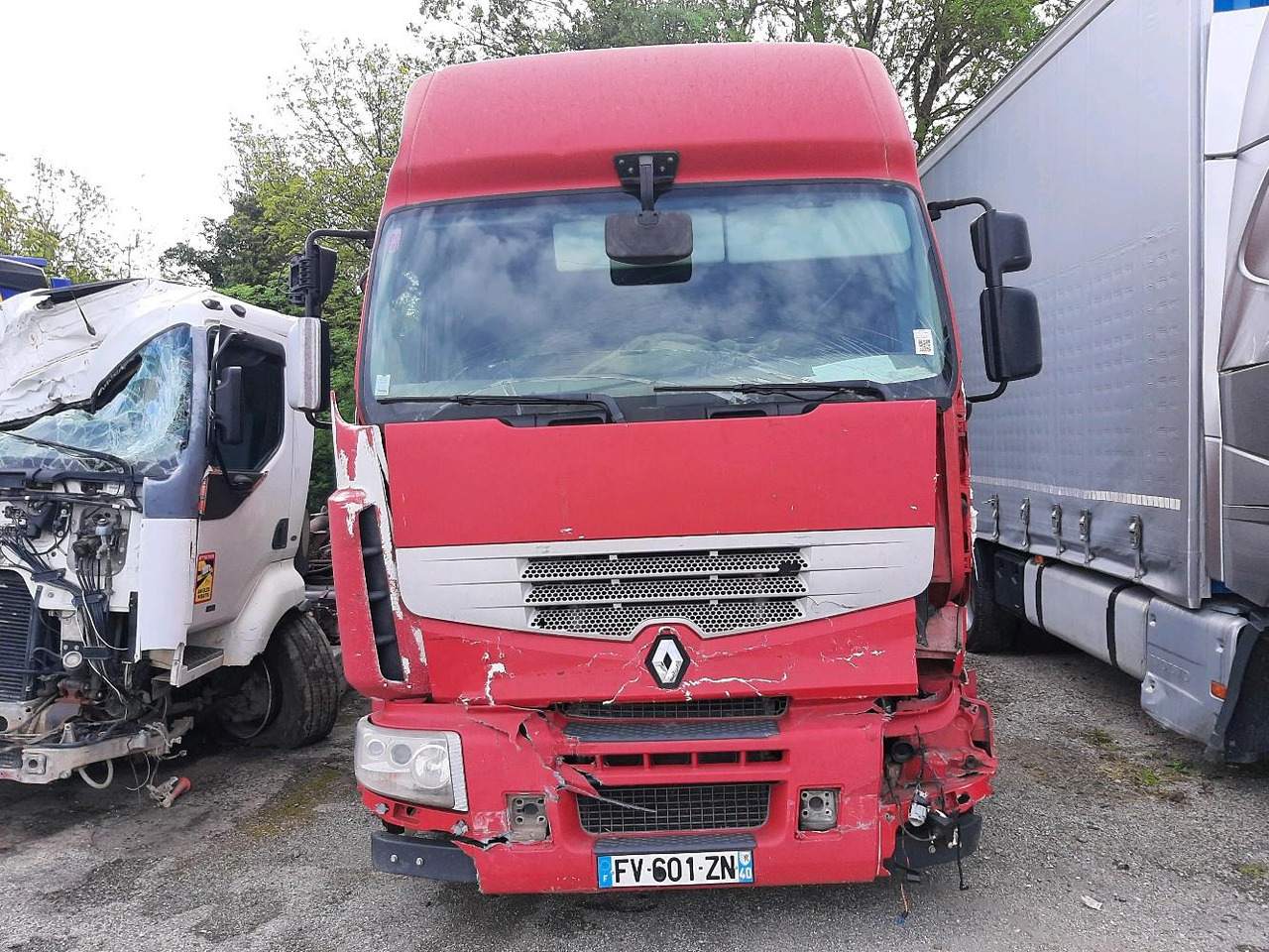 RENAULT PREMIUM 470 PLATEAU - Bortu kravas automašīna/ Platforma: foto 2 RENAULT PREMIUM 470 PLATEAU - Bortu kravas automašīna/ Platforma: foto 2